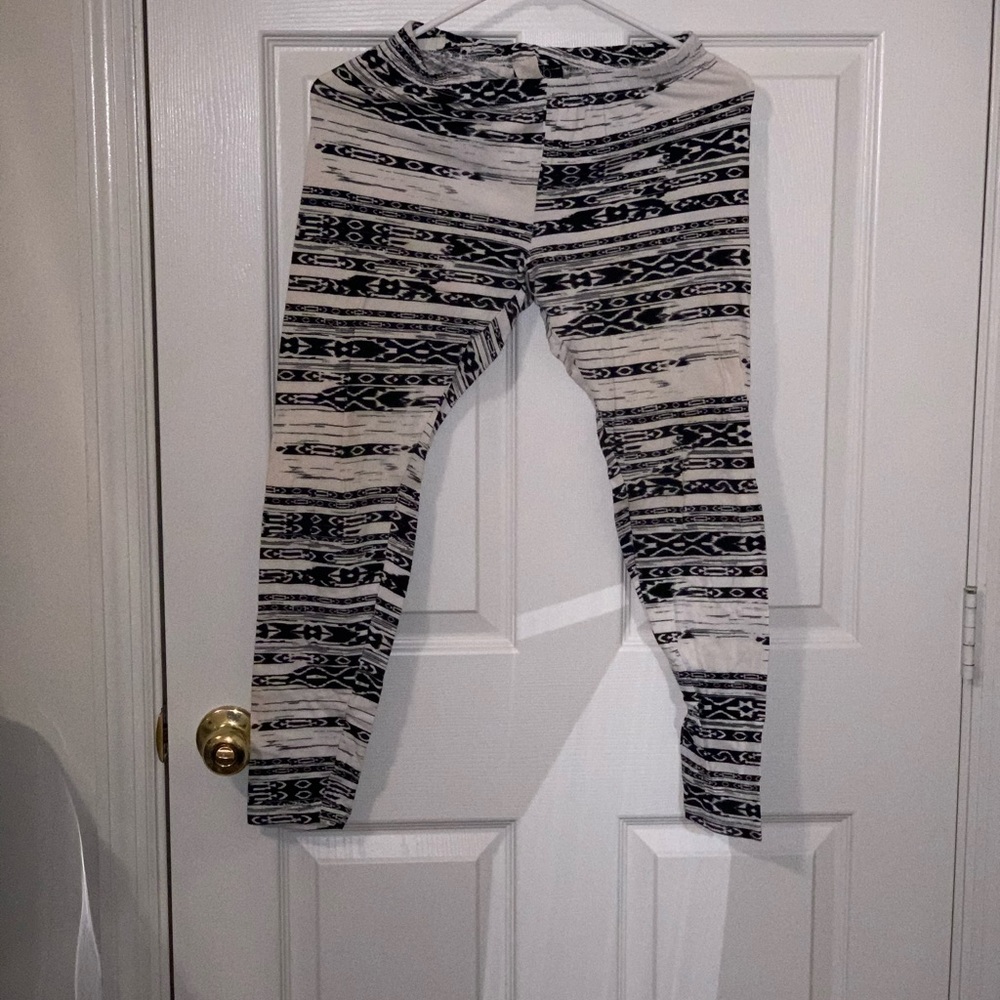 black & white patterned deb leggings